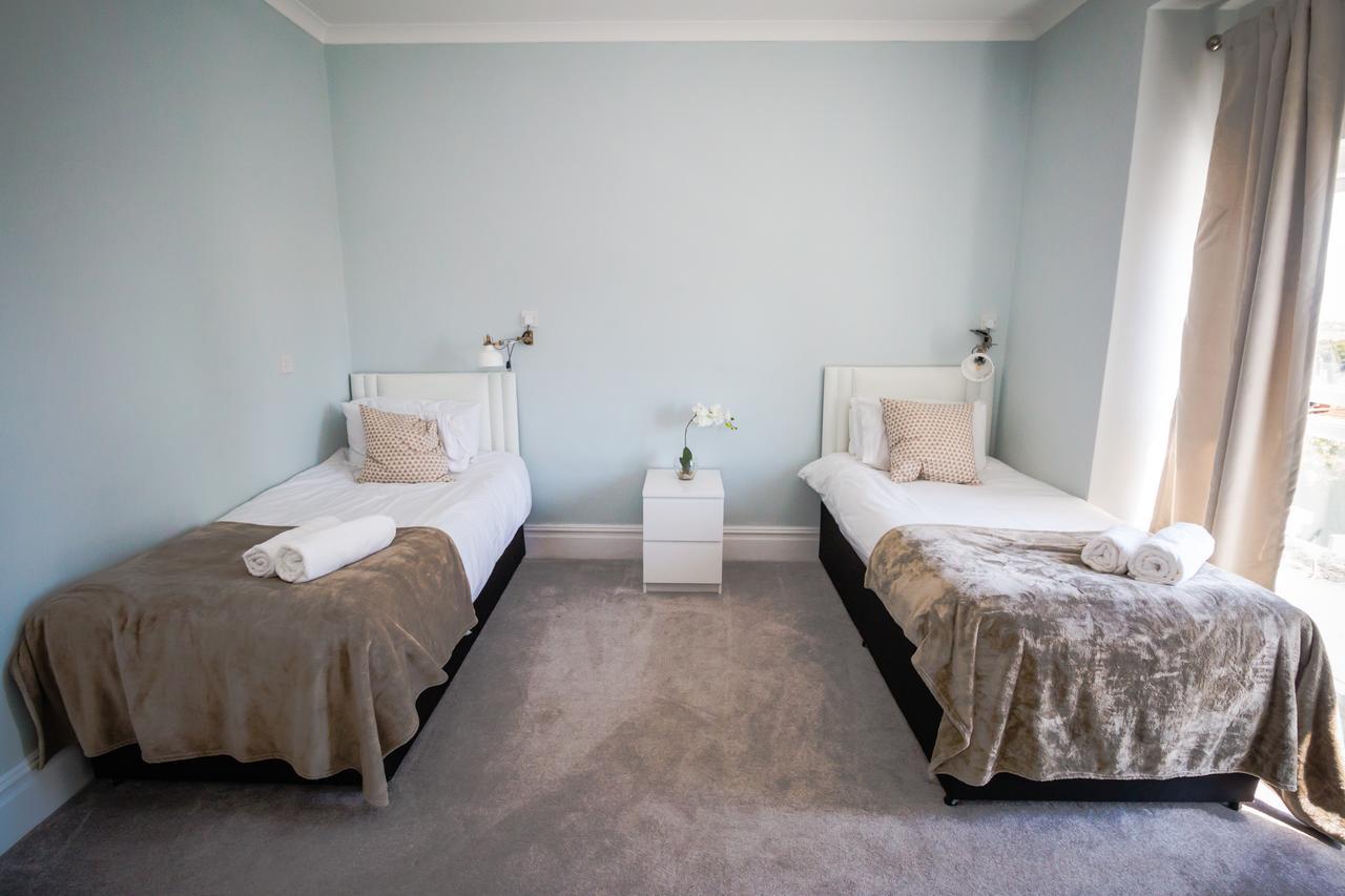 The Mount Rooms Barry Zimmer foto